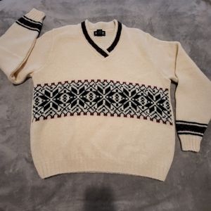 Vintage wool blend fair isle cream v neck Lands End sweater ski lodge Christmas